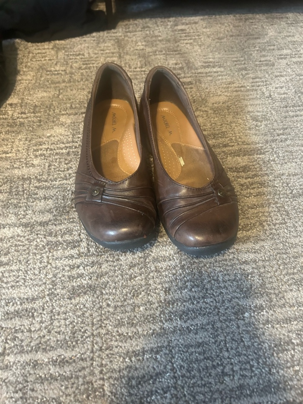 Dress shoes